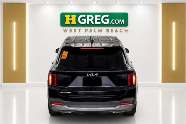 Used 2025 Kia Sorento S FWD image 7