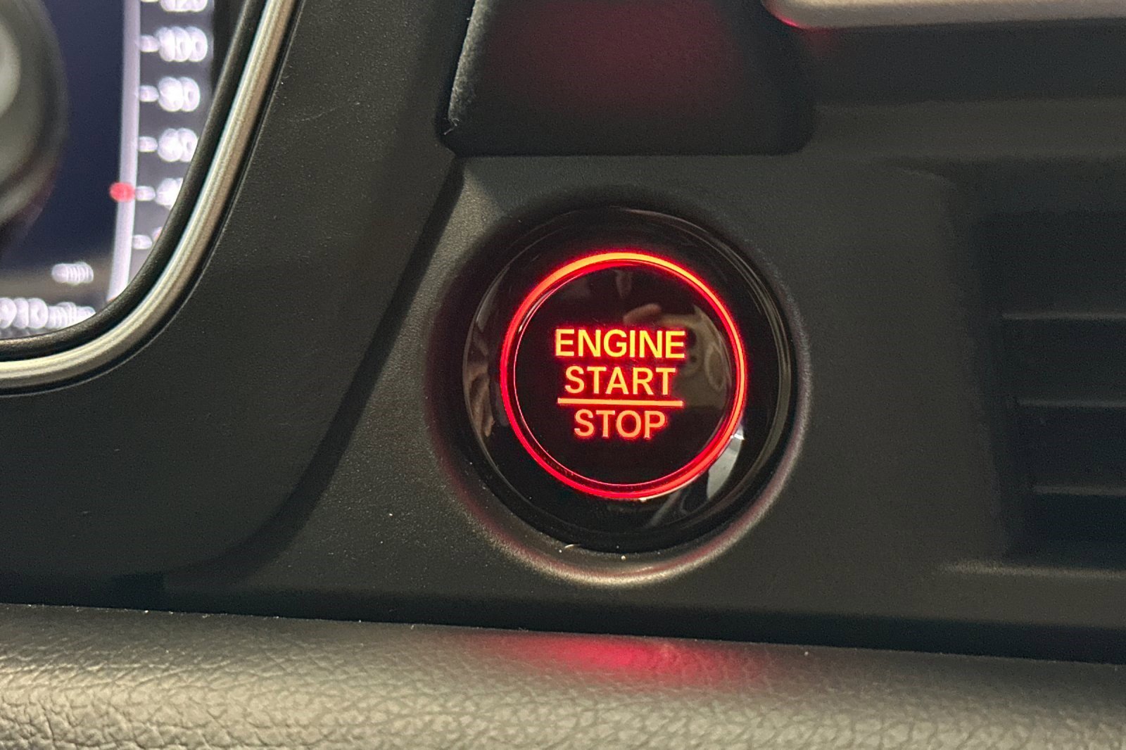 Used 2025 Honda Pilot Black Edition image 36