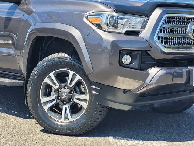 Certified 2017 Toyota Tacoma TRD Sport w/ Premium & Technology Package AWD/4WD image 4