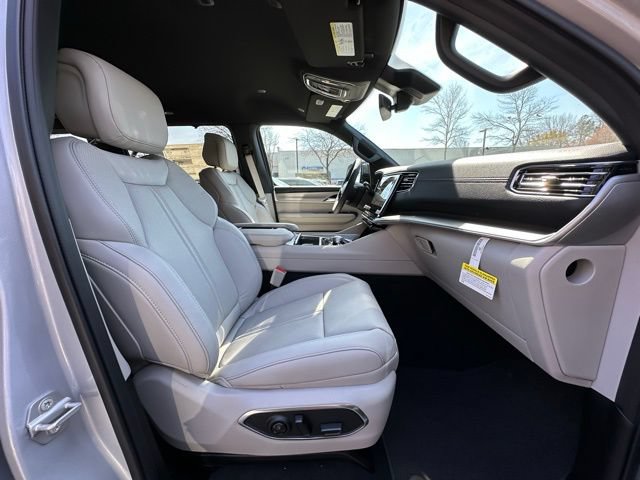 New 2026 Jeep Grand Wagoneer Limited w/ Convenience Group I AWD/4WD image 27