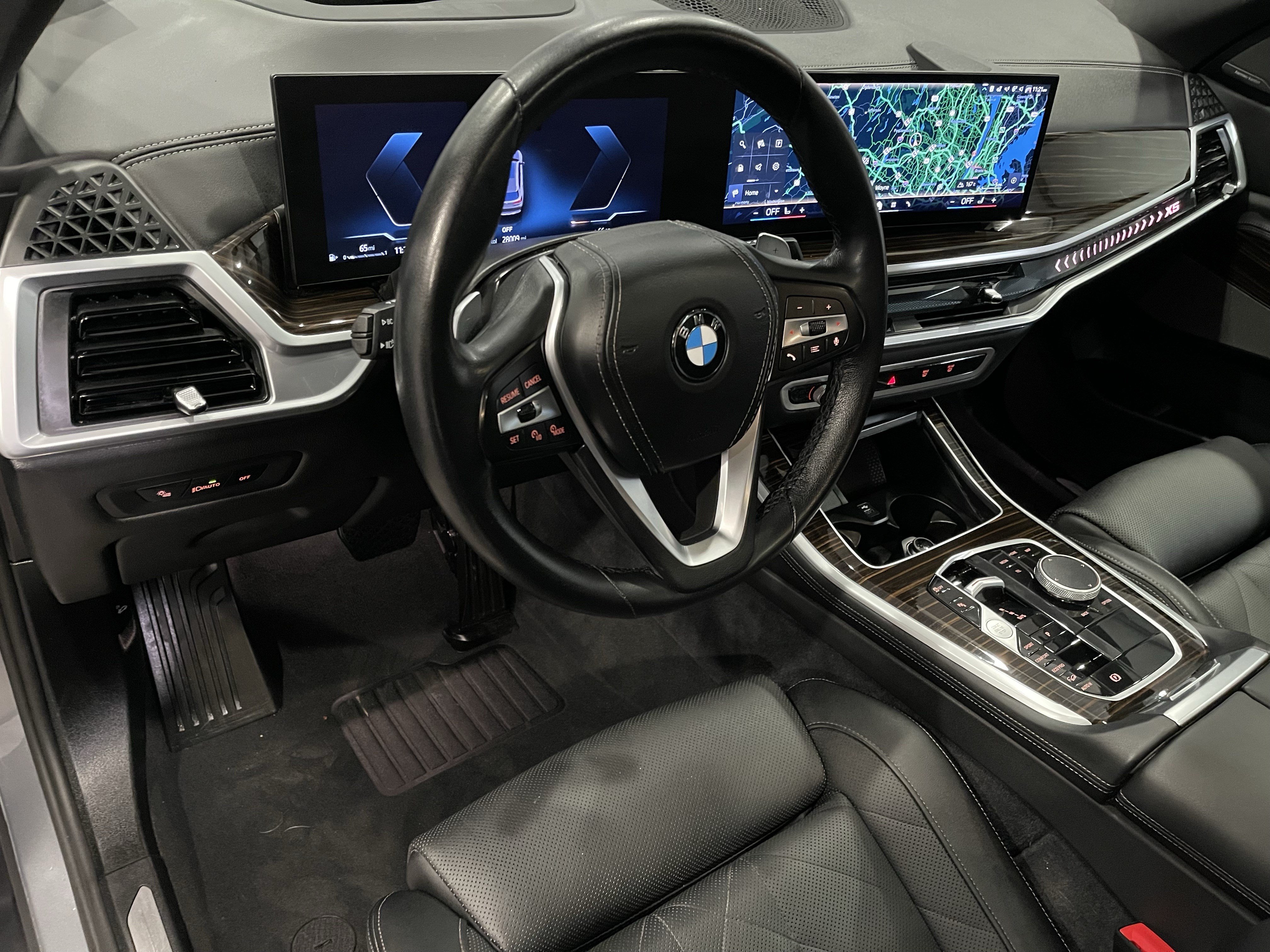 Used 2025 BMW X5 xDrive40i w/ Premium Package AWD/4WD image 13