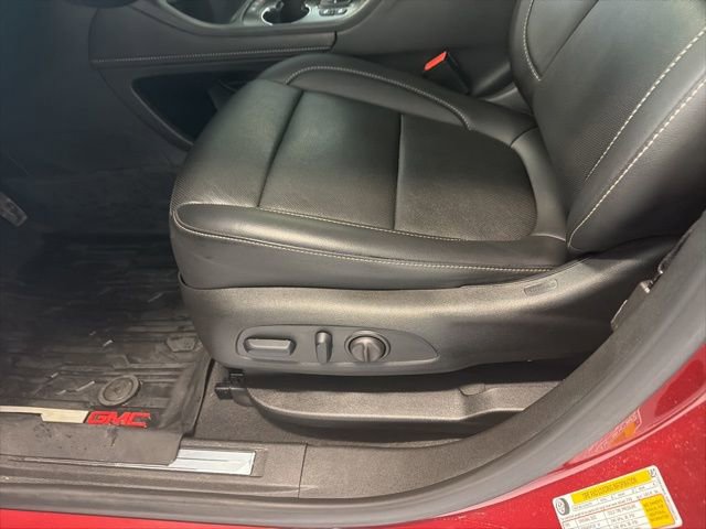 Used 2023 GMC Acadia SLT image 13