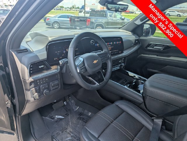 Used 2026 Chevrolet Suburban High Country AWD/4WD image 13