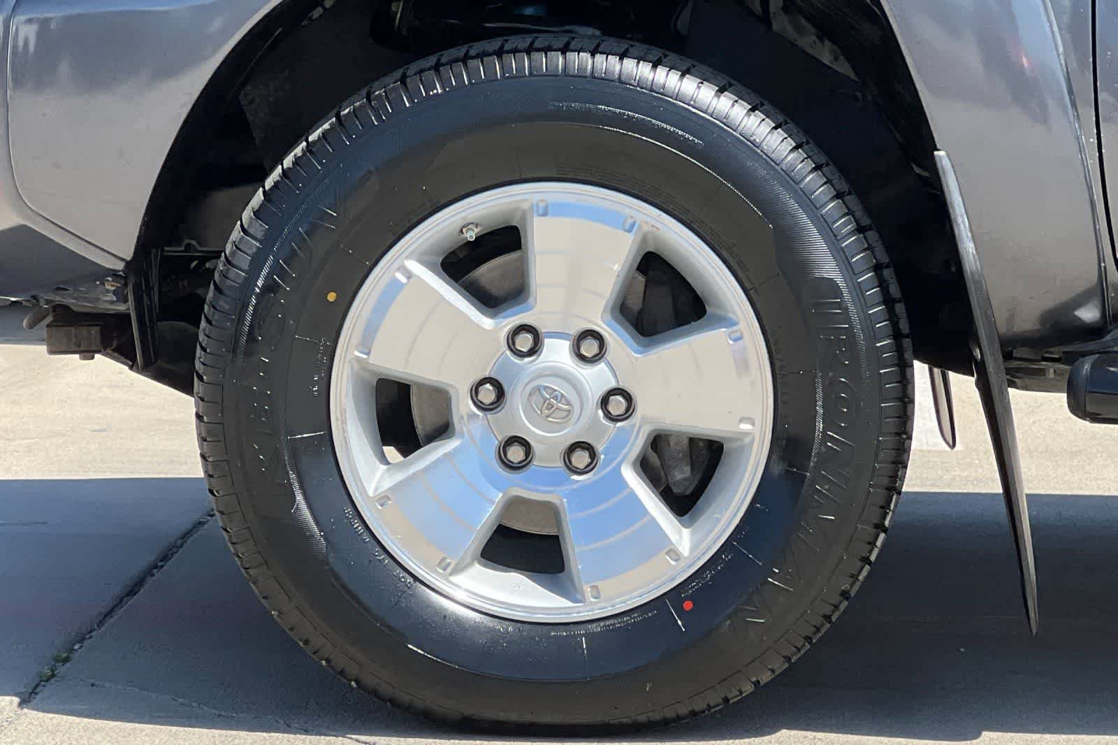 Used 2015 Toyota Tacoma PreRunner RWD image 33