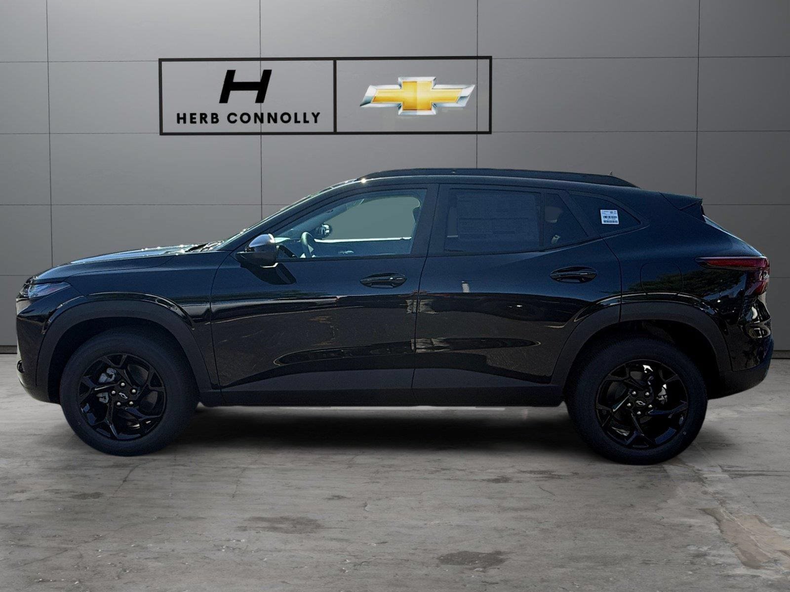 New 2026 Chevrolet Trax LT w/ Driver Confidence Package FWD image 2