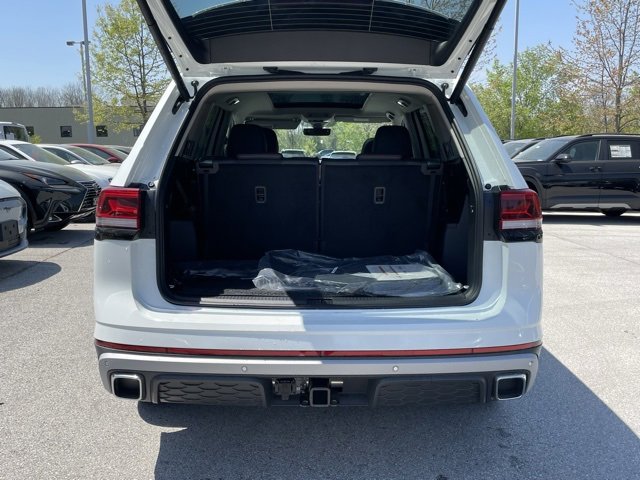 New 2025 Volkswagen Atlas Peak Edition SE image 26