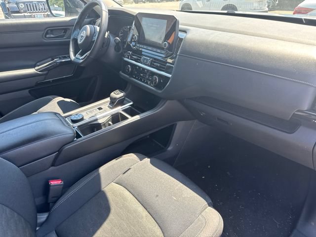 Used 2024 Nissan Pathfinder SV AWD/4WD image 18
