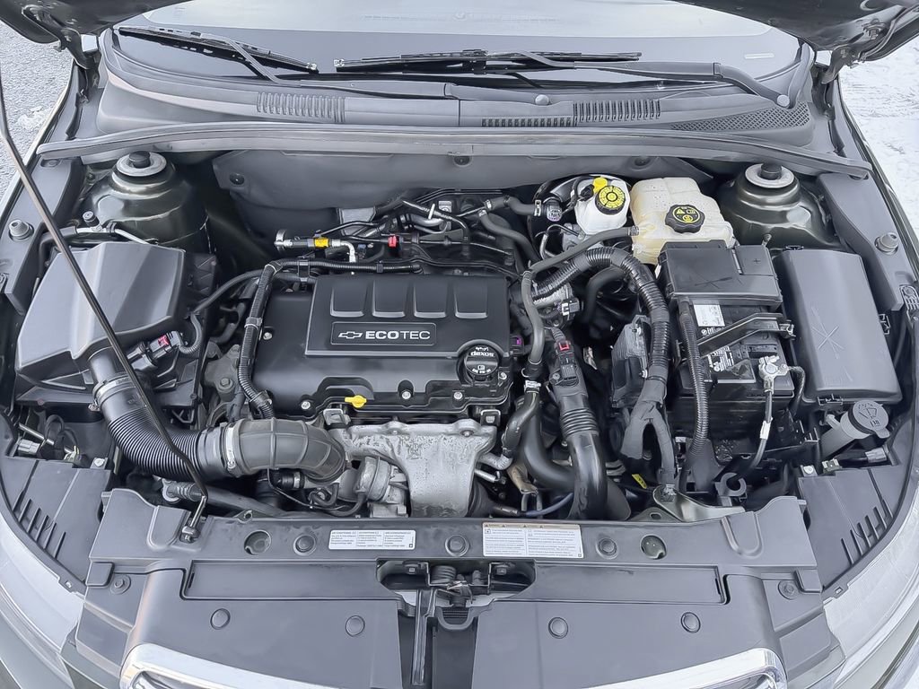 Used 2015 Chevrolet Cruze LT image 32