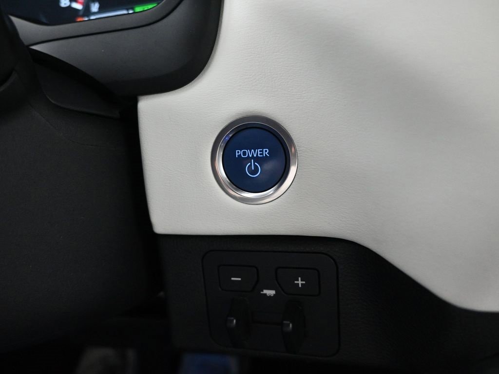 Used 2023 Toyota Sequoia Capstone image 25