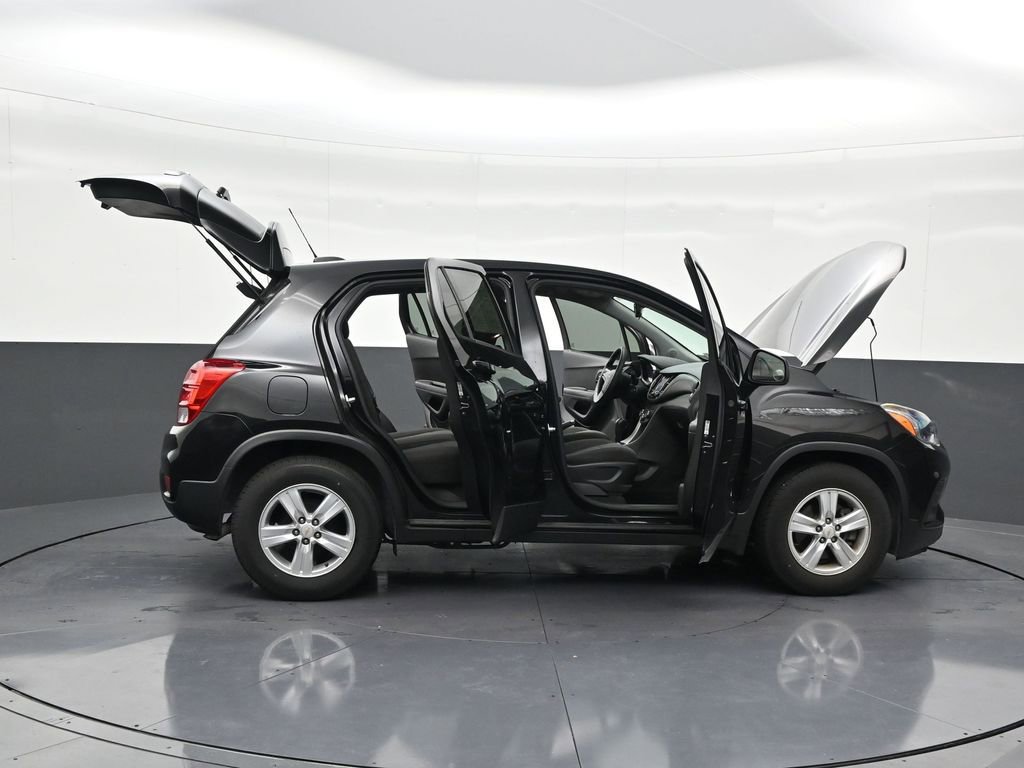 Used 2020 Chevrolet Trax LS image 32
