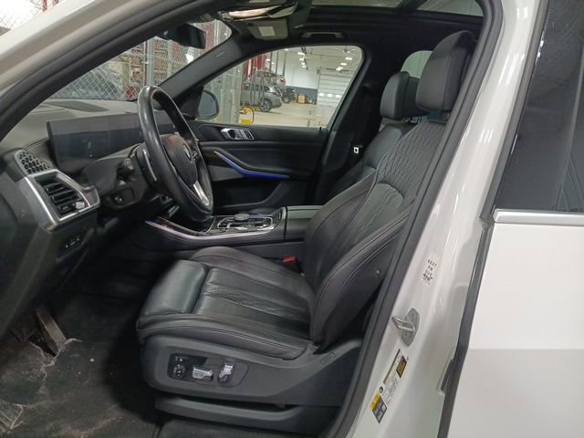 Used 2025 BMW X5 xDrive50e image 13