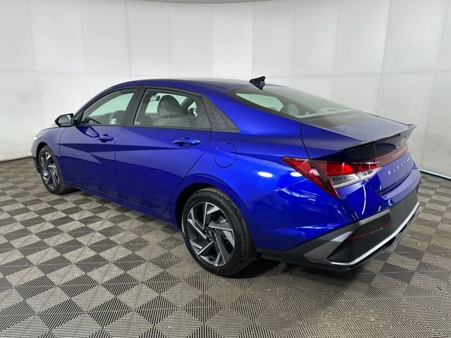 Certified 2025 Hyundai Elantra Sport image 34