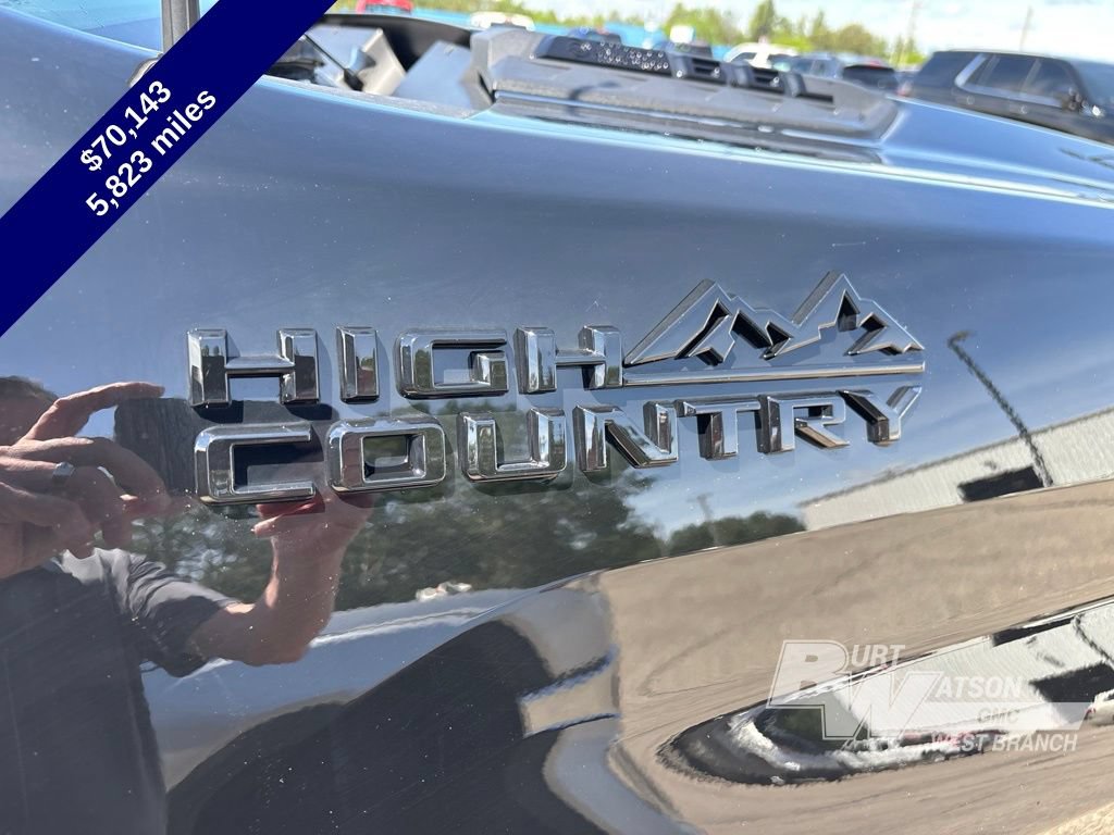 Used 2025 Chevrolet Silverado 2500 High Country w/ Midnight Edition AWD/4WD image 8