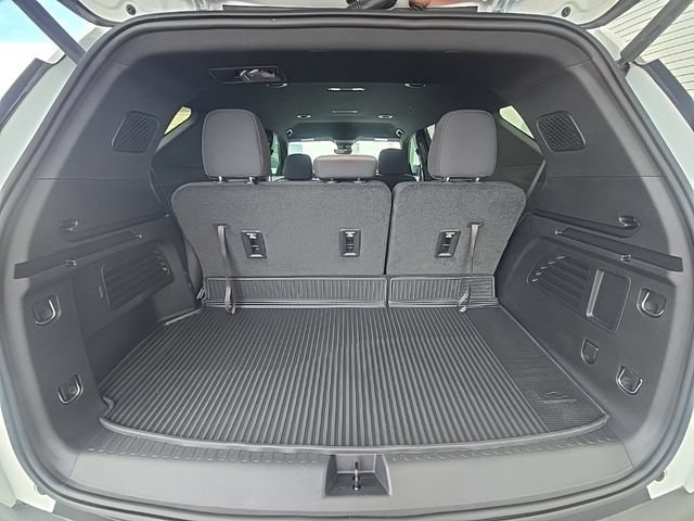 New 2026 Chevrolet Traverse LT w/ Driver Confidence Package FWD image 28