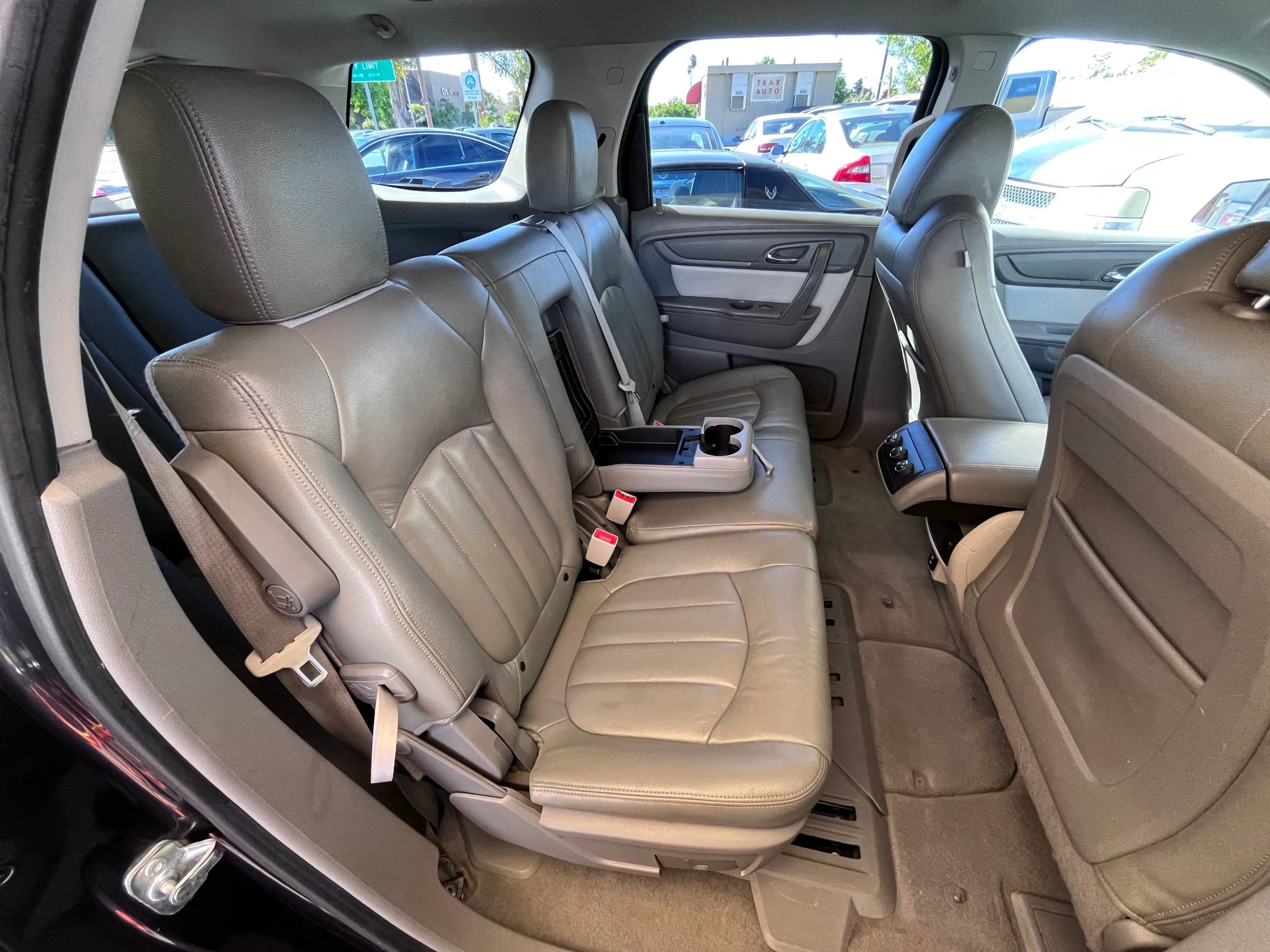 Used 2015 GMC Acadia SLE FWD image 12