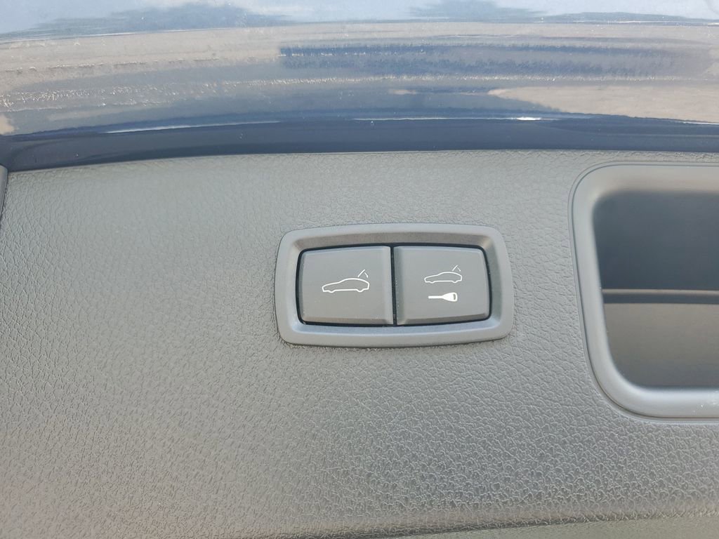 Used 2022 Porsche Macan S image 8