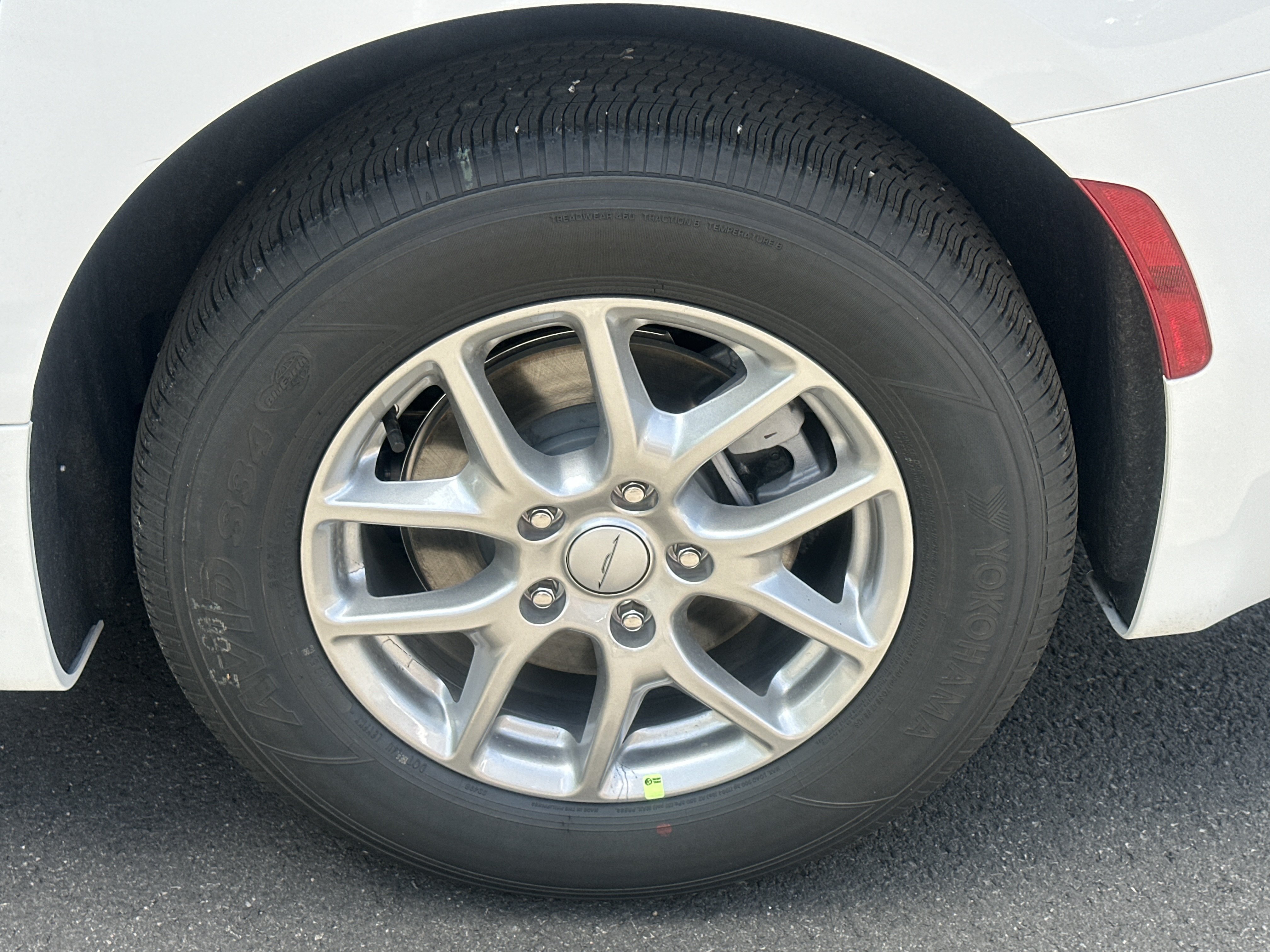 New 2027 Chrysler Pacifica Select FWD image 33