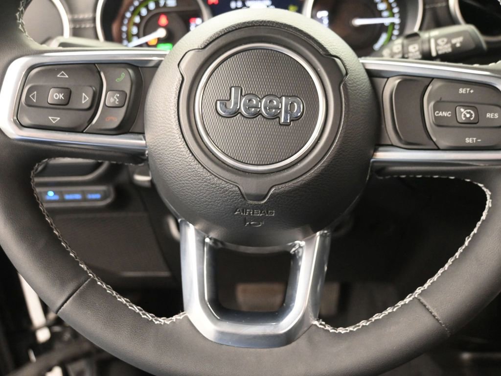 Used 2023 Jeep Wrangler Unlimited Sahara image 17