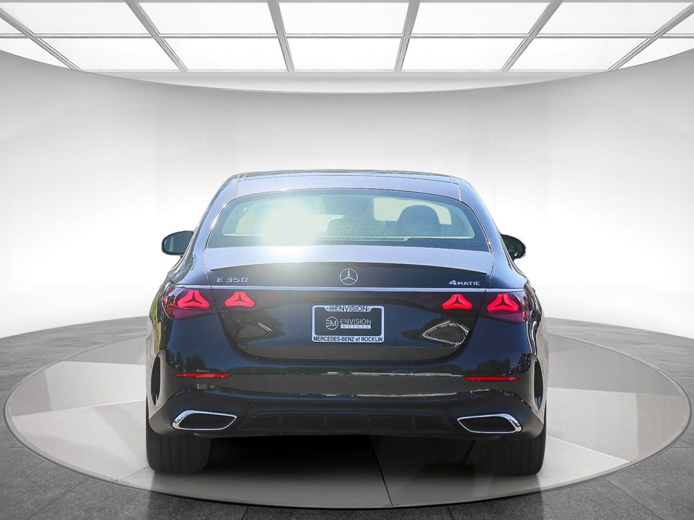 New 2025 Mercedes-Benz E 350 4MATIC Sedan image 3