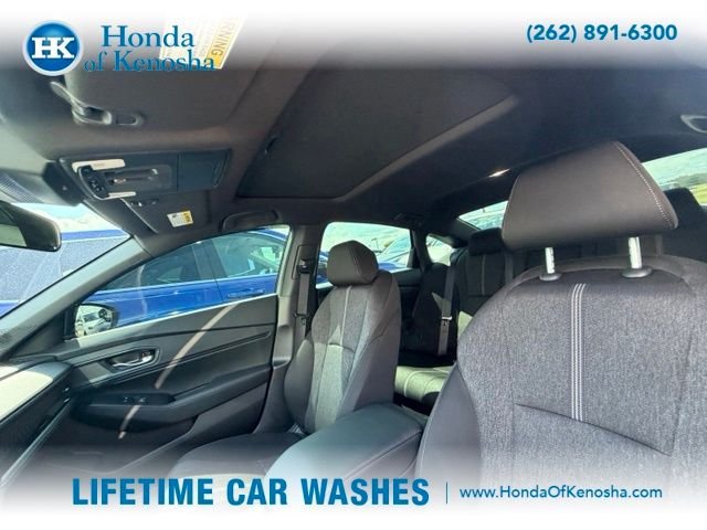 Used 2025 Honda Accord Sport image 6