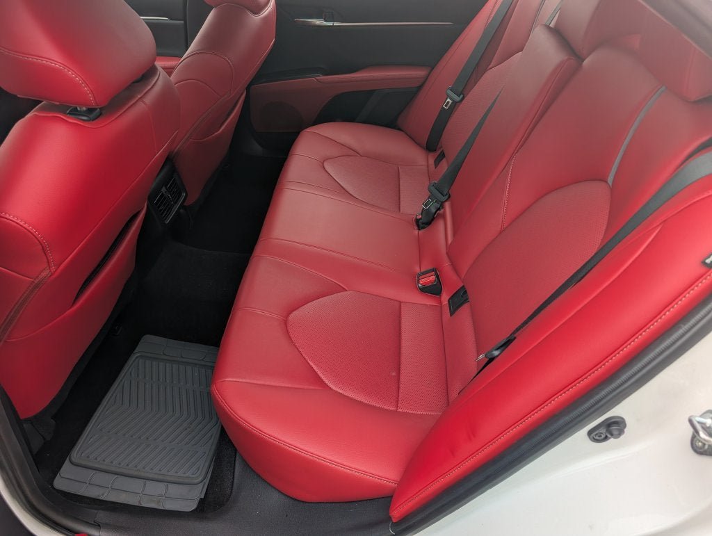 Used 2022 Toyota Camry XSE FWD image 4