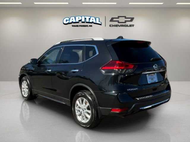 Used 2017 Nissan Rogue SV w/ Sun & Sound Touring Package image 3