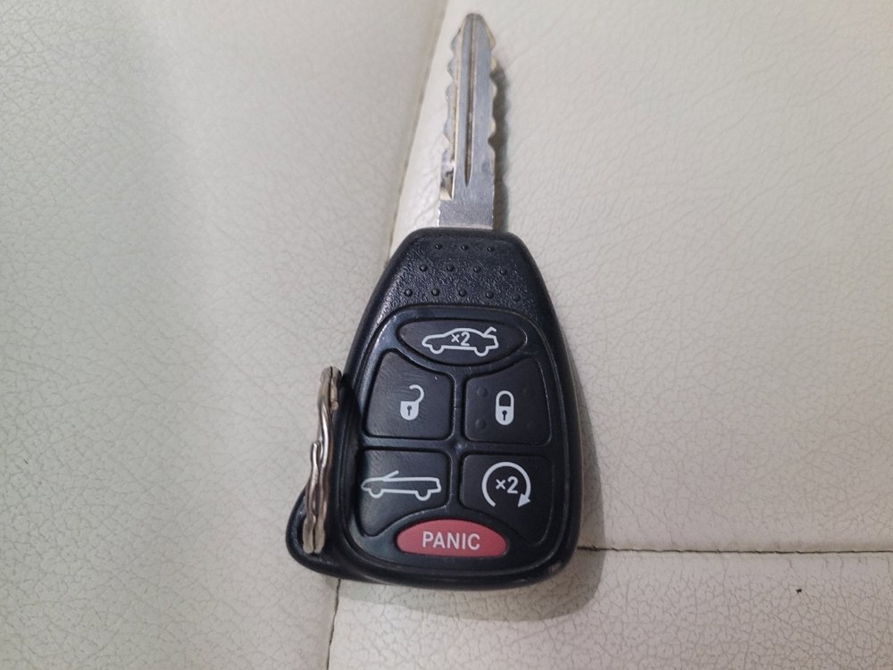 Used 2014 Chrysler 200 Limited image 32