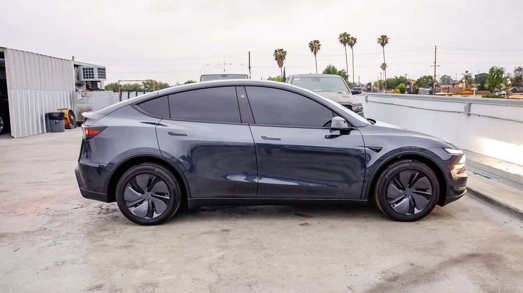 Used 2026 Tesla Model Y Long Range RWD image 13