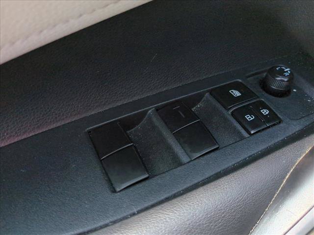 Used 2020 Toyota Corolla SE FWD image 12