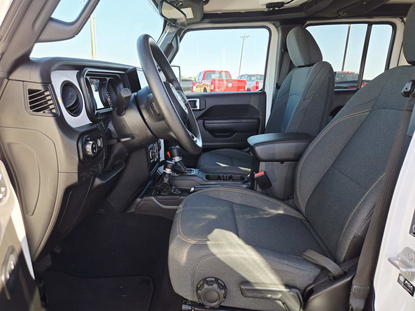 Used 2024 Jeep Gladiator Sport image 12