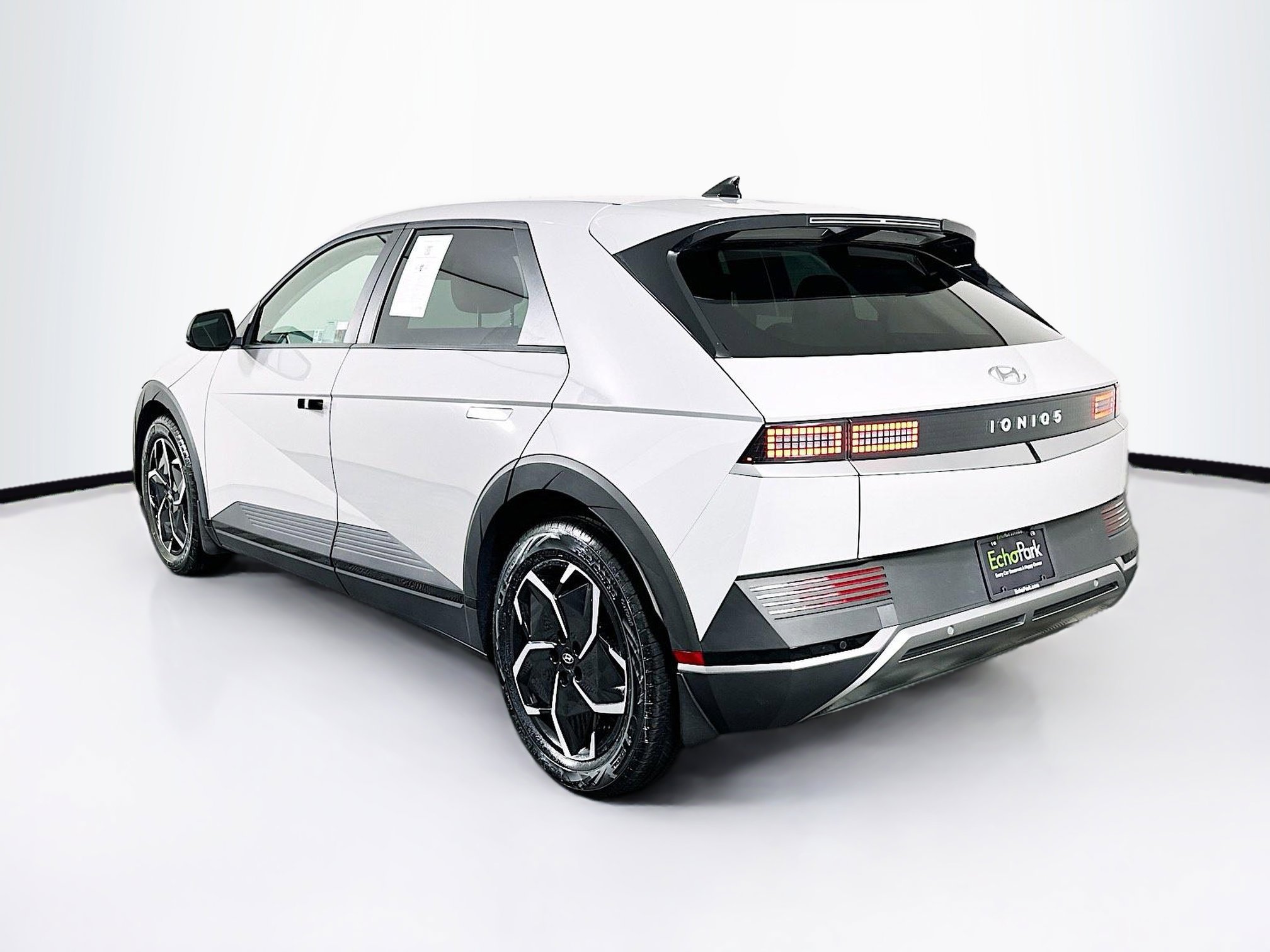 Used 2024 Hyundai Ioniq 5 SE image 5