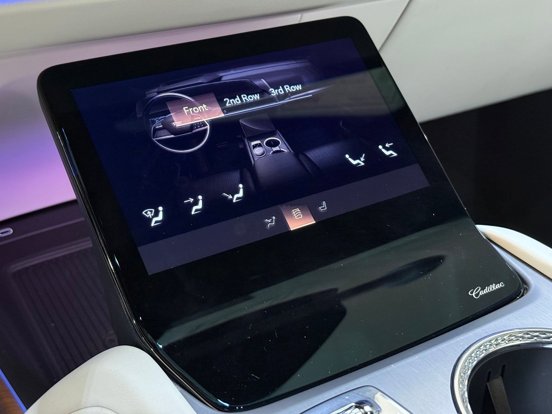 New 2026 Cadillac Vistiq Sport w/ LPO, Floor Liner Package image 37