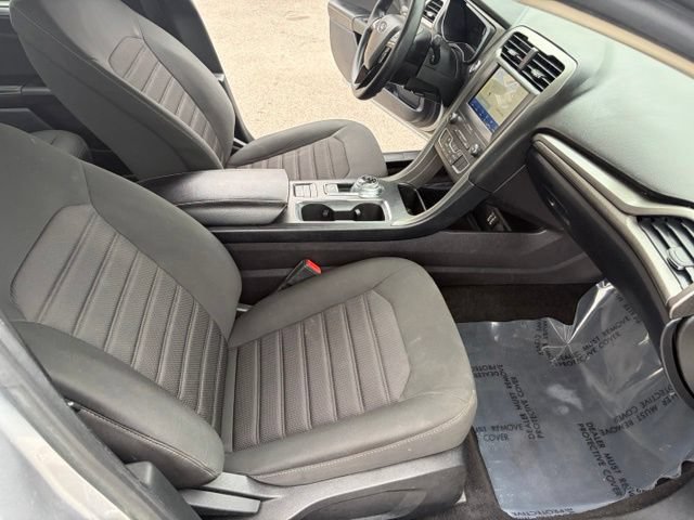 Used 2020 Ford Fusion SE FWD image 35