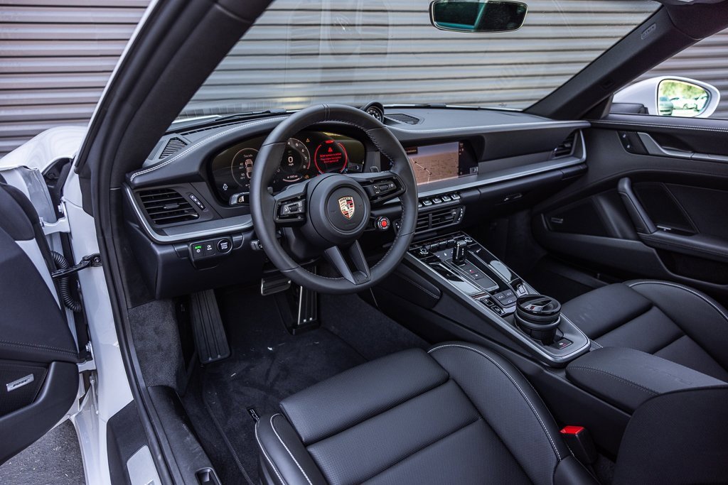 Used 2025 Porsche 911 Carrera S image 4