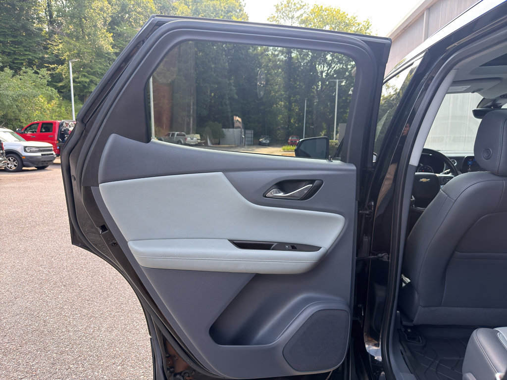 Used 2019 Chevrolet Blazer LT w/ Sun and Wheels Package FWD image 12