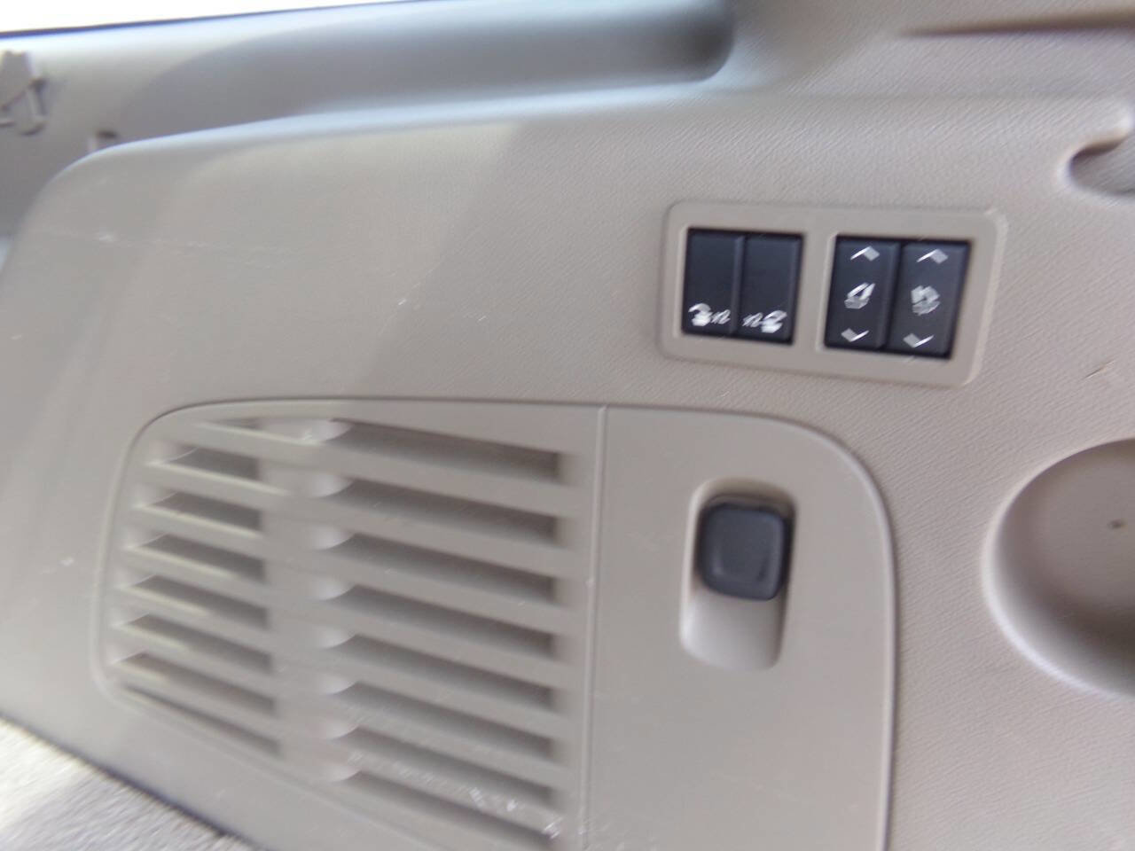 Used 2015 GMC Yukon XL SLT w/ Open Road Package image 23