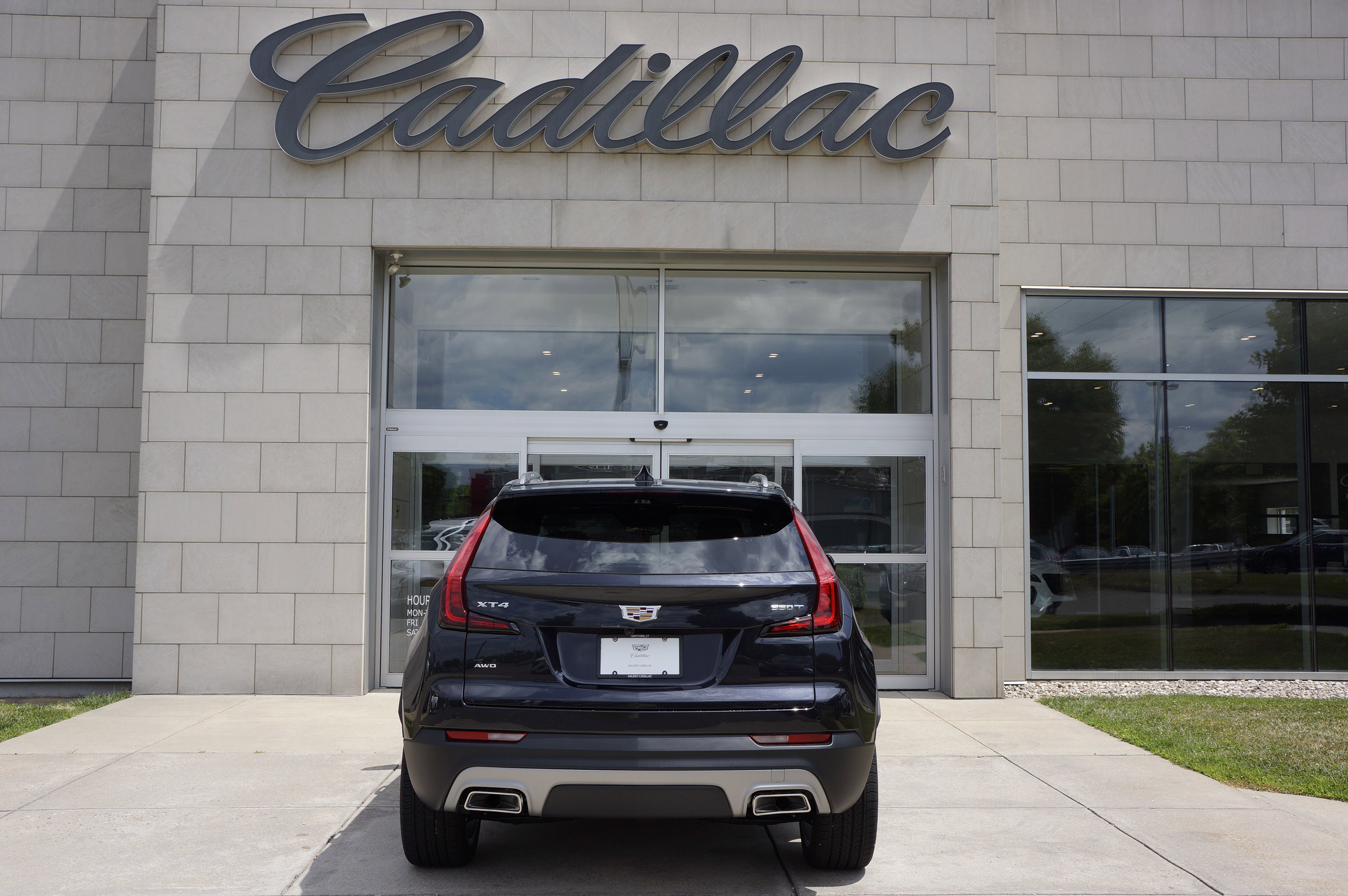 Used 2022 Cadillac XT4 Premium Luxury w/ Technology Package image 6