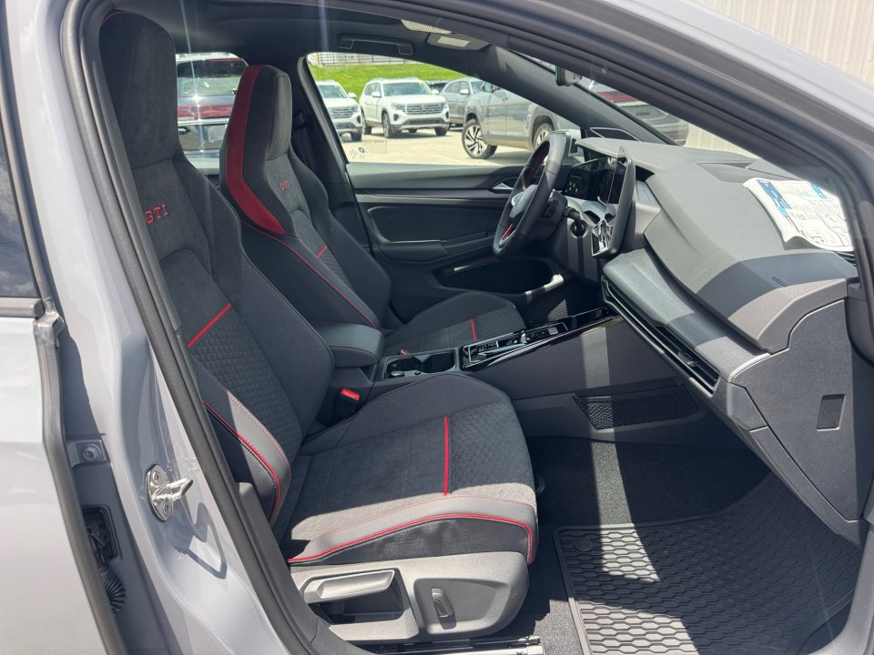 New 2025 Volkswagen GTI SE image 22