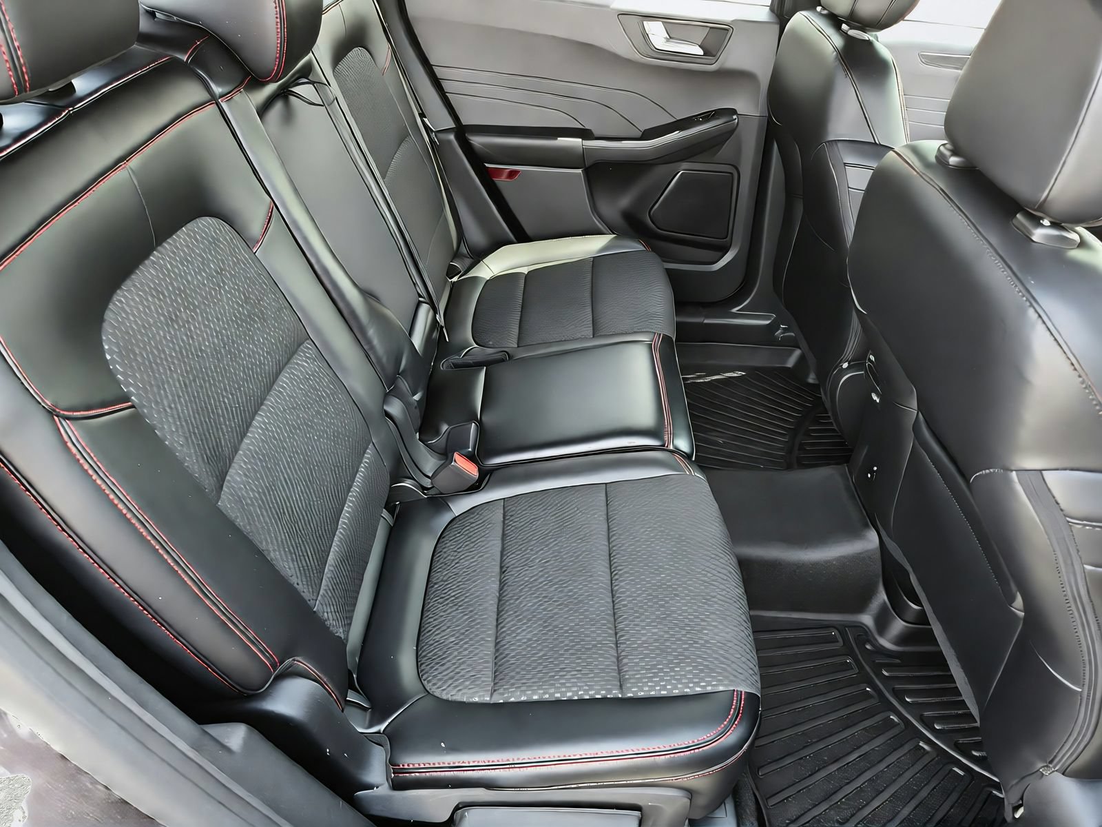 Used 2023 Ford Escape ST-Line AWD/4WD image 28