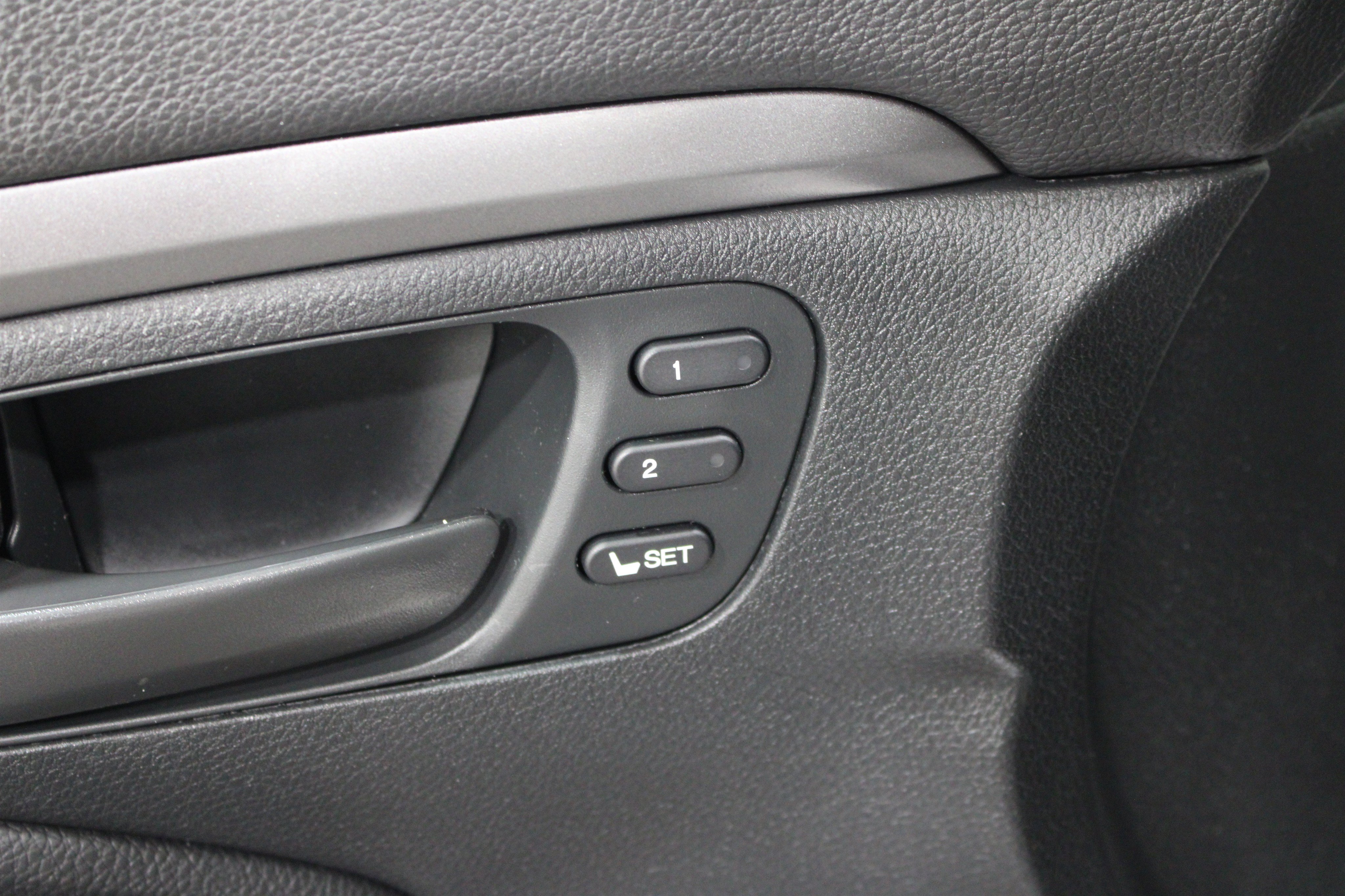 Used 2023 Honda Passport EX-L image 9