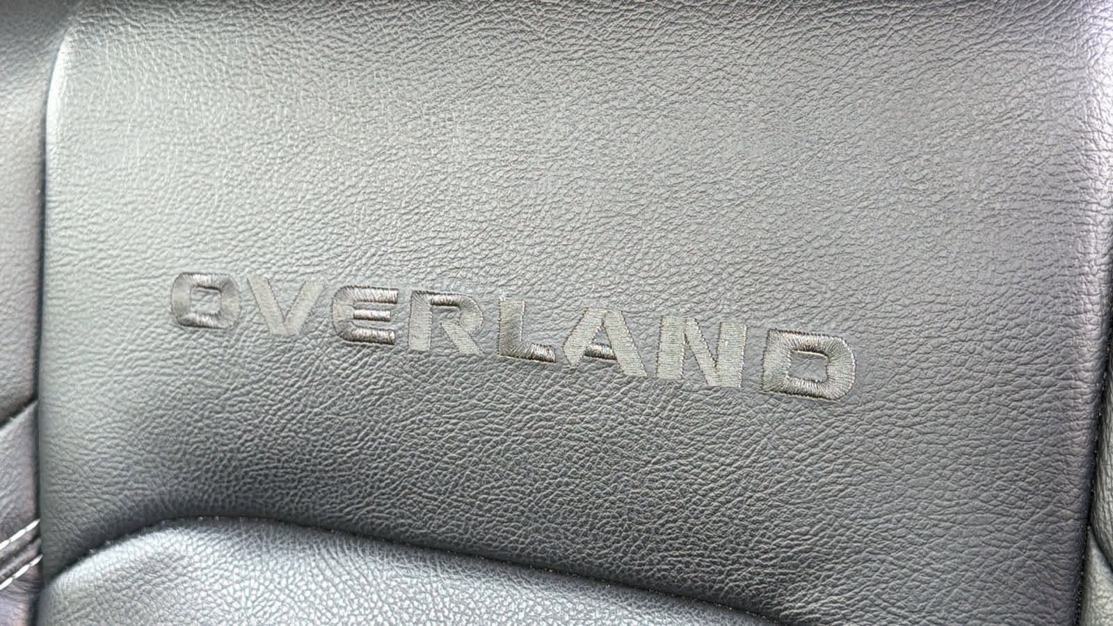 Used 2022 Jeep Gladiator Overland w/ Popular Equipment Package image 28