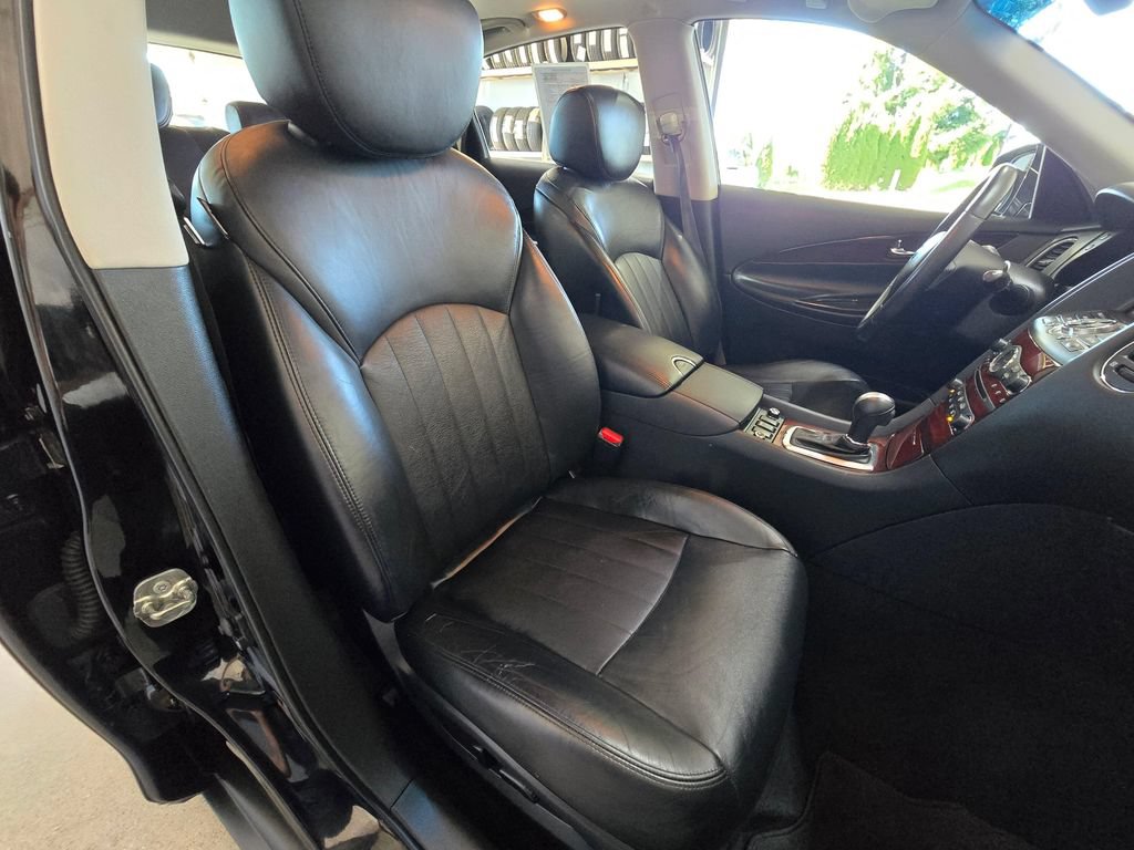 Used 2016 INFINITI QX50 AWD w/ Premium Package image 29