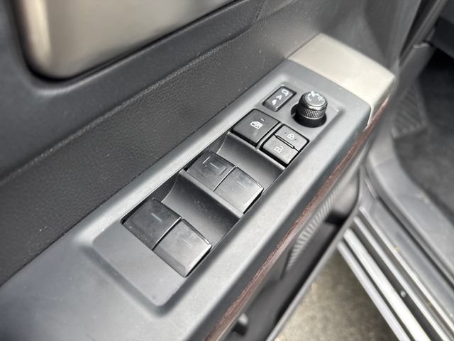 Used 2025 Toyota Tundra Limited AWD/4WD image 24