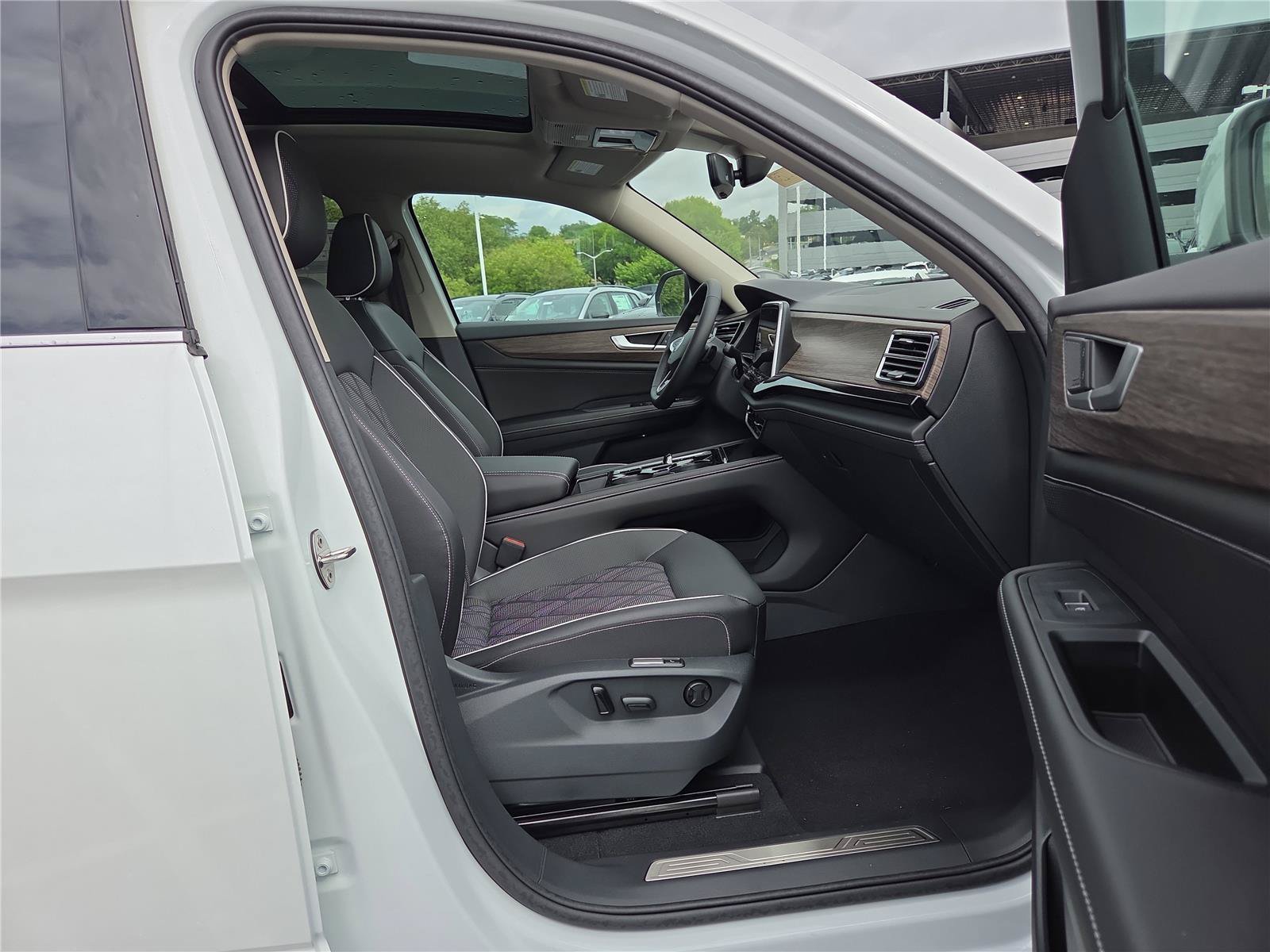 New 2026 Volkswagen Atlas SEL Premium R-Line AWD/4WD image 24