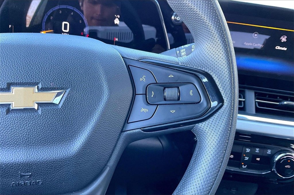 Used 2025 Chevrolet Trax LT image 18