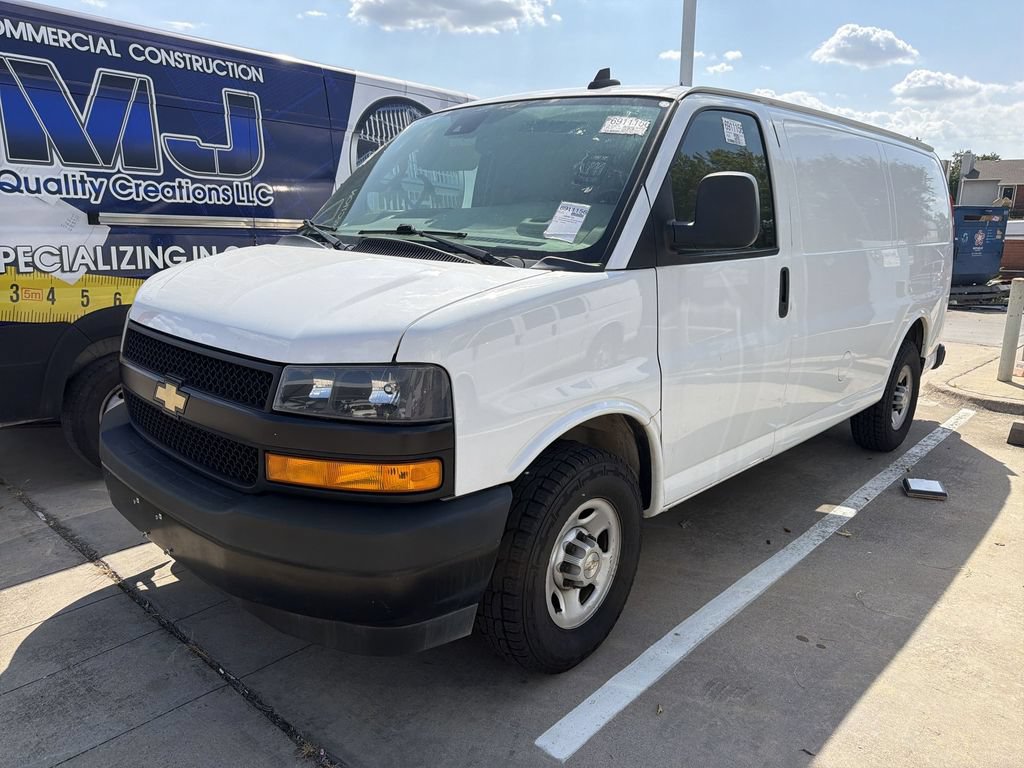 Used 2021 Chevrolet Express 3500 w/ Driver Convenience Package RWD video 1
