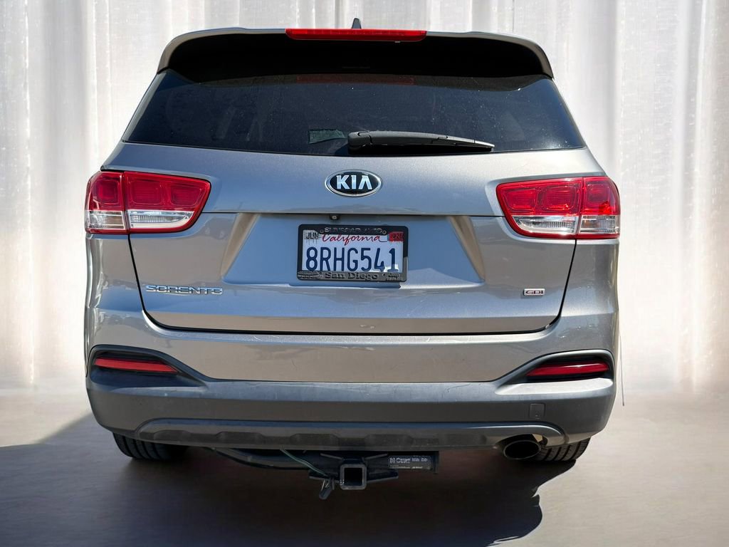 Used 2016 Kia Sorento LX image 4