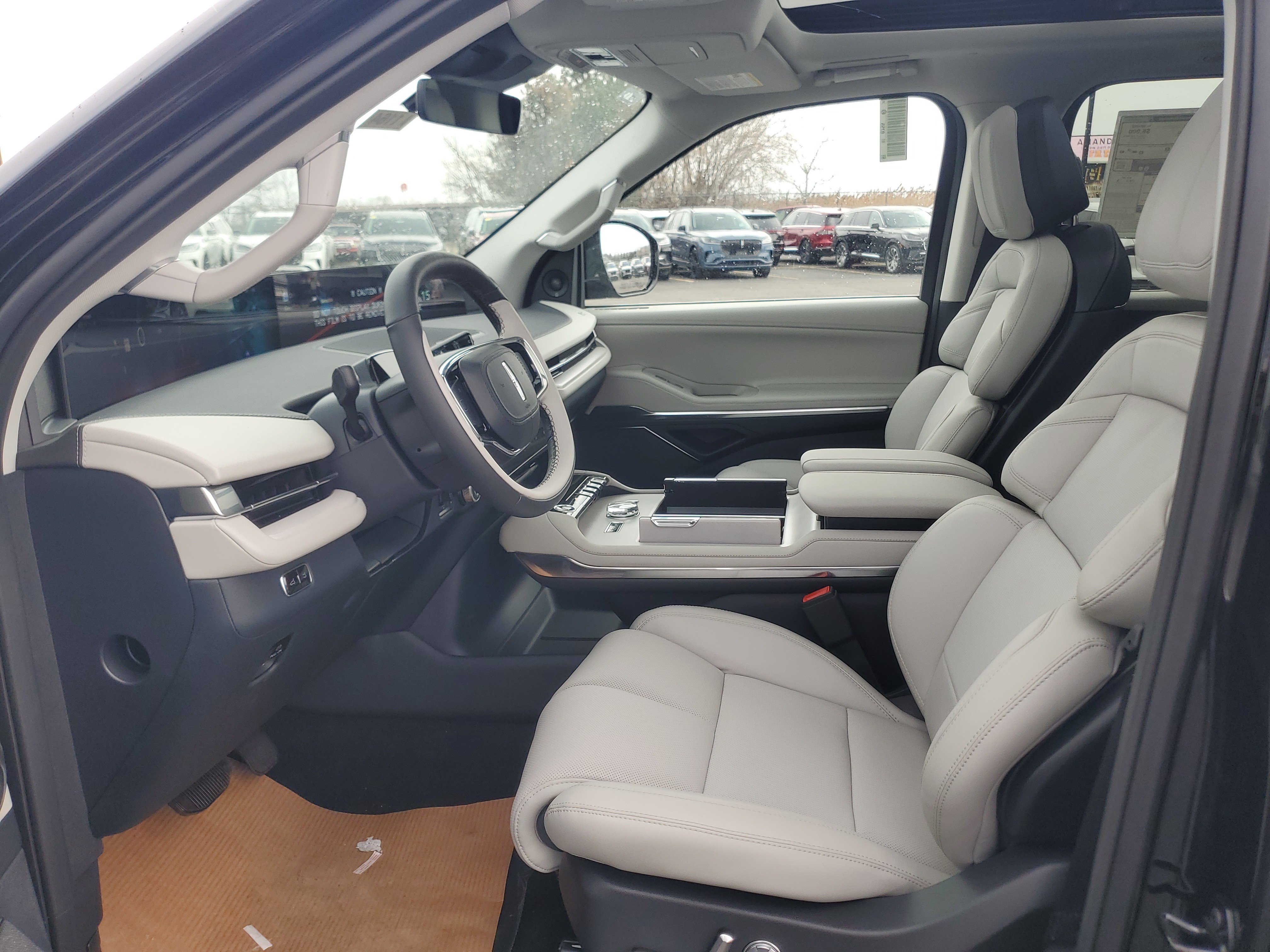 New 2026 Lincoln Navigator Reserve AWD/4WD image 12