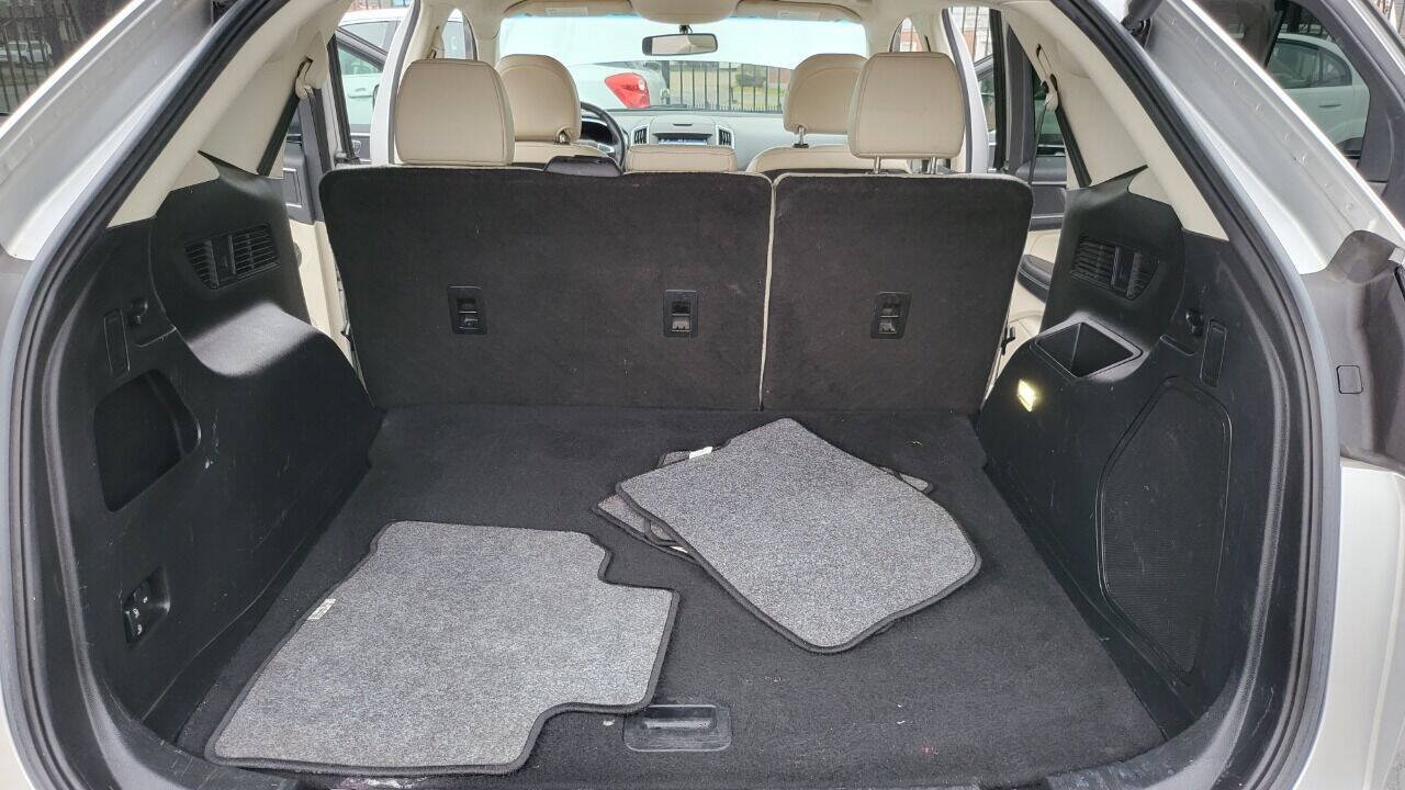 Used 2016 Ford Edge Titanium FWD image 27