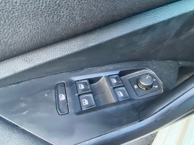 Used 2019 Volkswagen Jetta R-Line image 18